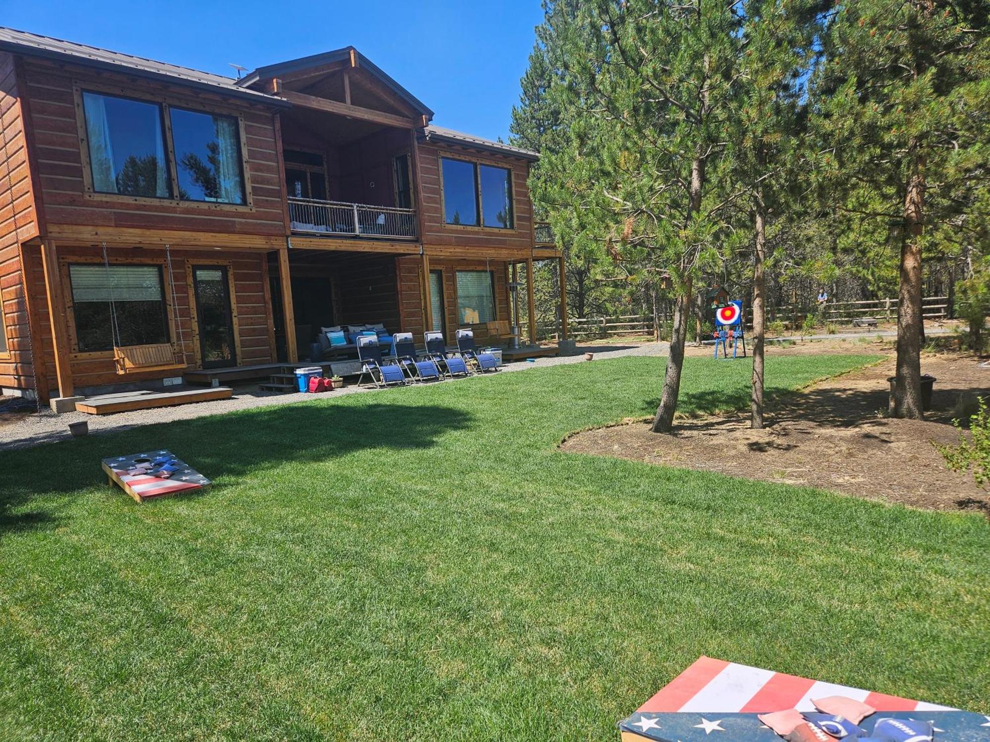 Beautiful Riverfront Near Mt Bachelor With Hot Tub Bend Buitenkant foto