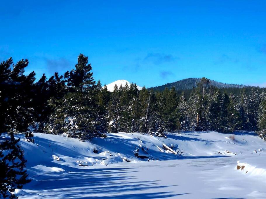 Beautiful Riverfront Near Mt Bachelor With Hot Tub Bend Buitenkant foto