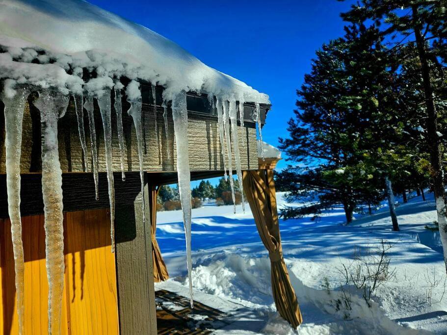 Beautiful Riverfront Near Mt Bachelor With Hot Tub Bend Buitenkant foto