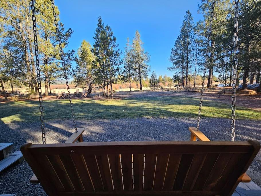 Beautiful Riverfront Near Mt Bachelor With Hot Tub Bend Buitenkant foto