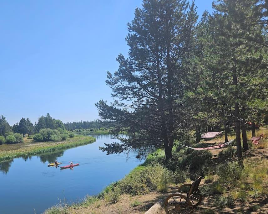 Beautiful Riverfront Near Mt Bachelor With Hot Tub Bend Buitenkant foto