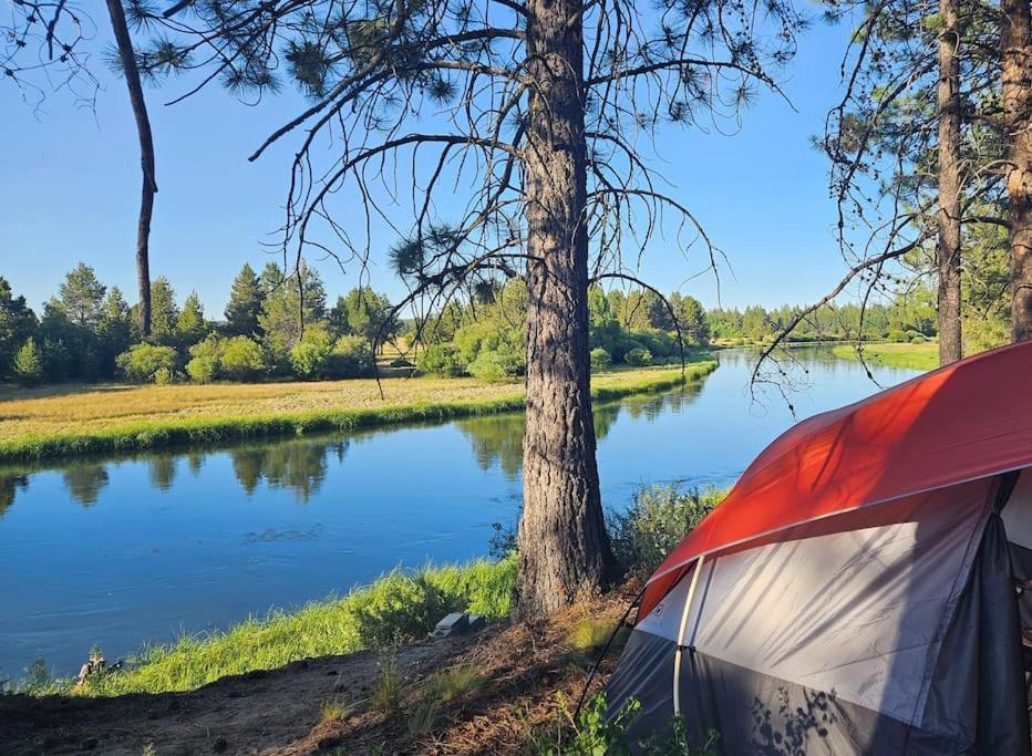 Beautiful Riverfront Near Mt Bachelor With Hot Tub Bend Buitenkant foto